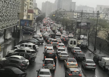 Avtomobilinizi qadağan olunmuş yerlərdə saxlayıb tıxac yaratmayın - BNA