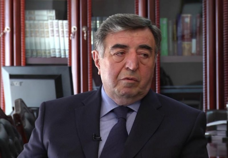 Dövlət Xidməti Əhmədzadənin keçirdiyi 210 min manatlıq şübhəli tenderi ləğv etdi