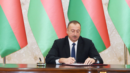 Prezident bir sıra yüksək rütbəli zabitləri təltif etdi - SİYAHI