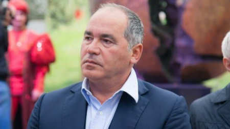 Fərhad Əhmədov işçilərinin əmək haqqını ÖDƏMİR - FOTO