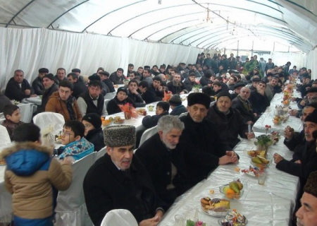 Qubada yas mərasimi keçirənlər cərimələndi