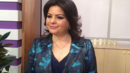 Əməkdar artist oğlunu evləndirir
