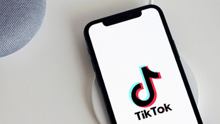 Pakistan TikTok-u bloklamağa qərar verdi: “Ədəbsiz videolar”