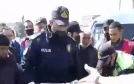 Bakıda polis dəmiryığana fiziki təzyiq göstərib? - AÇIQLAMA