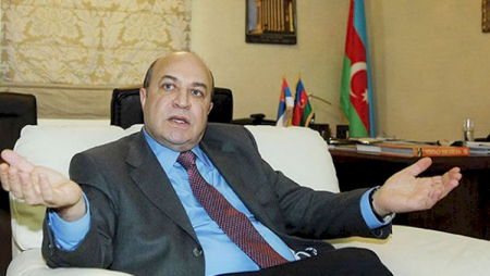 Eldar Həsənovun ayaqları tutulub