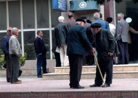 Azərbaycanda pensiyalar ARTIRILDI