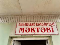 At arabası ilə məktəbə gedən şagirdlər, Əhmədabad kəndinin yararsız məktəbi-FOTO
