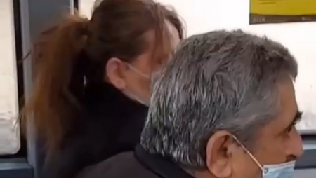 Bakıda ərlə arvad avtobusda dava etdi - VİDEO
