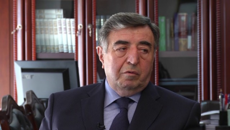 Prezident Əhməd Əhmədzadəni İŞDƏN ÇIXARDI