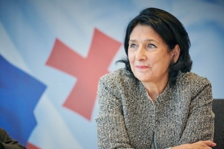 Gürcüstan prezidenti özünü təcrid etdi