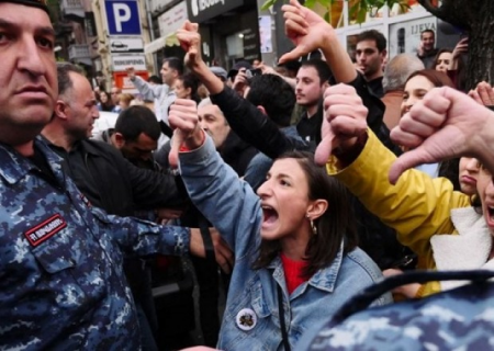 Yerevanda qadınlar ayağa qalxdılar