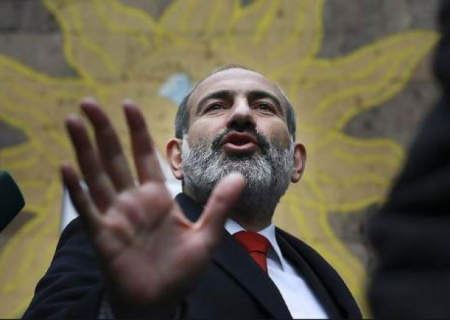 "Paşinyan Moskvaya öz problemləri üçün gedir” – Zakaryan
