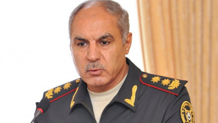 Xanlar Vəliyev ətrafındakı dairə sürətlə daralır