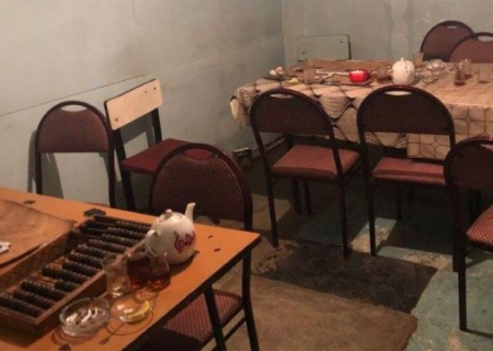 Bu çay evləri qanunsuz işləyirmiş
