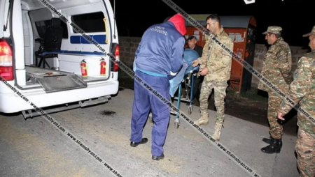 Ermənistanda 6 hərbçini maşın vurdu, ikisi öldü