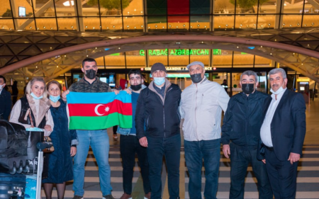 İki qazimiz sağalaraq Vətənə döndü - FOTO