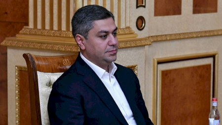 Erməni müxalifətçi fərarilikdə ittiham olunur