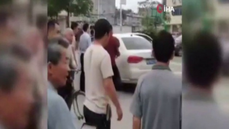 Uşaq bağçasına bıçaqlı hücum: 18 yaralı (VİDEO)