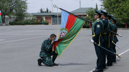 Hərbi qulluqçular tərxis edildi