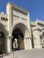 Qoşa Qala restoranı kim(lər)indir ?- İcra başçısının adı hallanan Restoranda nələr baş verir ?