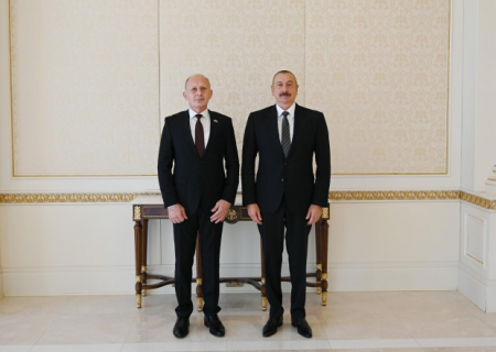 Serbiya prezidenti İlham Əliyevi ölkəsinə dəvət etdi