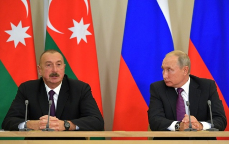 İlham Əliyev Putinlə telefonla danışdı