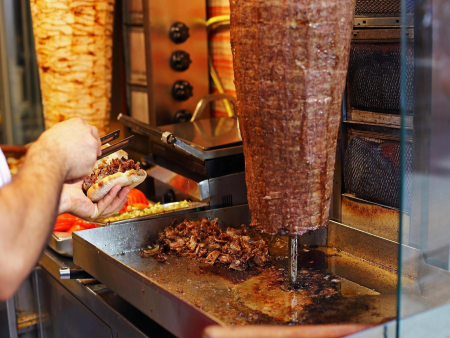Bakıda dönərxana bağlandı - FOTO