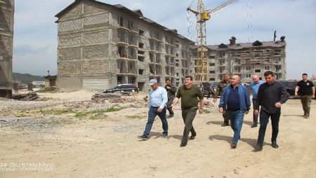 Şuşanın kəndlərinə gələn Arayik yenə sərsəmlədi: “Ölənə qədər...“
