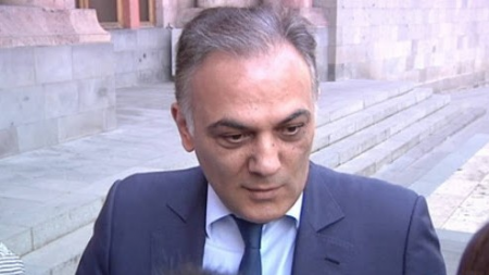Yerevanın keçmiş meri Moskvadan qayıdarkən saxlanıldı
