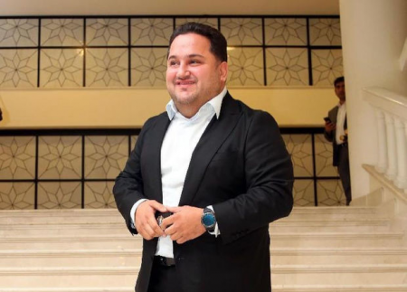 “Xəzər TV”dən Murad Dadaşovun işdən ayrılması iddialarına CAVAB