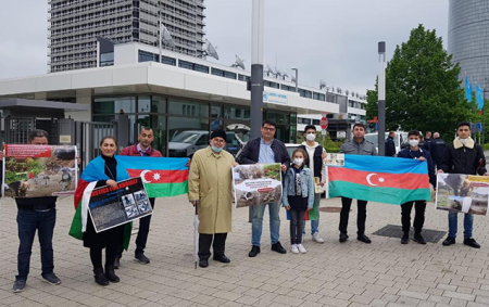 Almaniyadakı azərbaycanlılar etiraz aksiyası keçirib - Foto