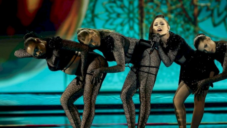 “Eurovision“ təmsilçimizdən Azərbaycan bayrağına hörmətsizlik - Video