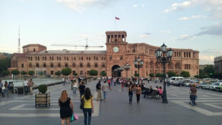 Polşa vətəndaşlarını Ermənistana getməməyə çağırdı
