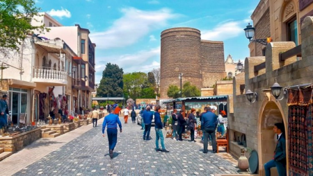 Azərbaycana turist axını 5 dəfədən çox azaldı