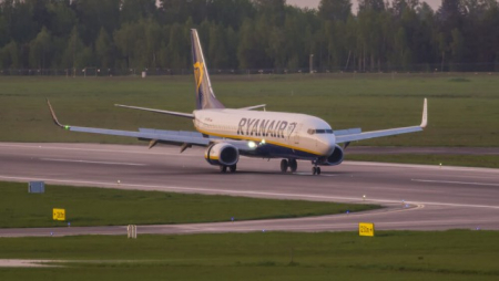 Daha bir ölkə Belarusla aviaəlaqələri kəsdi