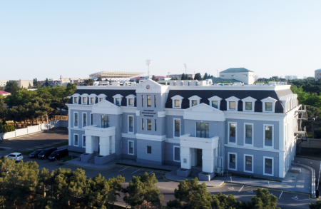 İlham Əliyev Suraxanı rayon Məhkəməsinin yeni binasının açılışında iştirak edib