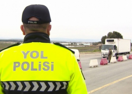 Polisin əmrinə tabe olmayan "KamAZ" qəza törətdi