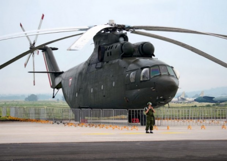Nazirin olduğu hərbi helikopter qəzaya uğradı - VİDEO