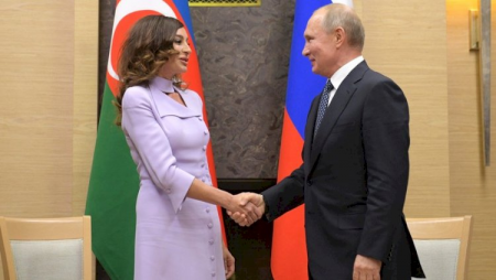 Vladimir Putin Mehriban Əliyevanı təbrik etdi