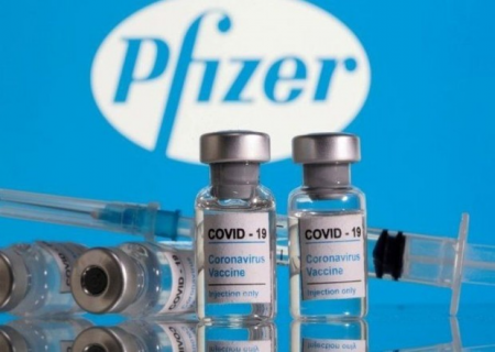 Həkimlər “Pfizer” peyvəndində yad cisimlər aşkar ediblər