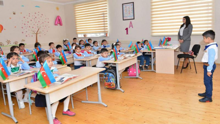 Məktəblərdə ikinövbəli dərslərin səbəbi - Rəsmi açıqlama Məktəblərdə ikinövbəli dərslərin səbəbi - Rəsmi açıqlama