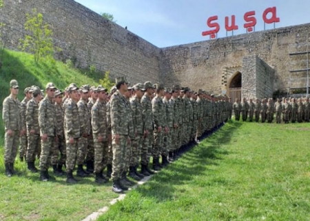 Şuşada hərbi parad keçirildi - VİDEO