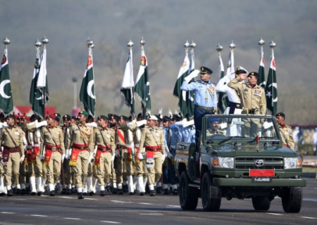 Pakistan İranla sərhəddə QOŞUN YIĞDI