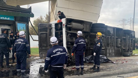 Bakıda dəhşətli qəza: 5 nəfər ölüb, 21 nəfər yaralanıb