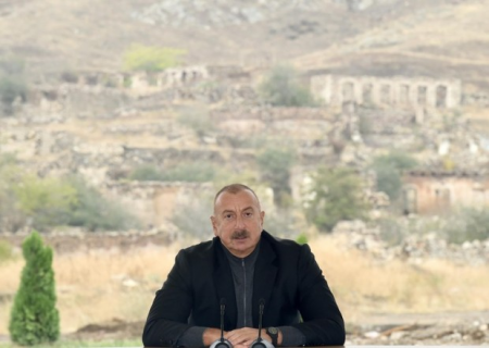 "18 oktyabr gününü böyük təmtəraqla qeyd etmək yersizdir" - Prezident