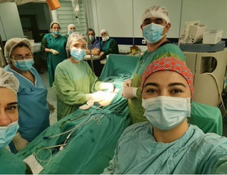 Bakıda 18 yaşlı qızın mədəsindən iki kiloqram “daş” çıxarıldı - FOTO