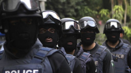 Pakistanda 4 polis əməkdaşı GÜLLƏLƏNDİ
