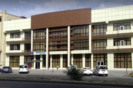 Bakıda 27 yaşlı qız 100 manata görə özünü yandırmaq istədi