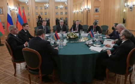 Moskva görüşü ümidləri doğrultmadı: Paşinyana kim təsir etdi?