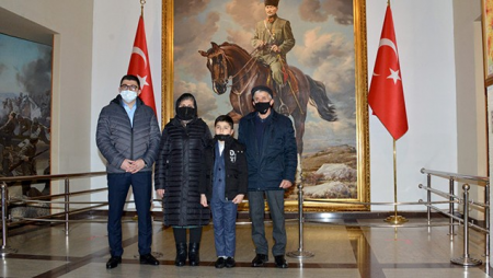 Hulusi Akar şəhid baş leytenantın ailəsinə verdiyi sözü tutdu - VİDEO
